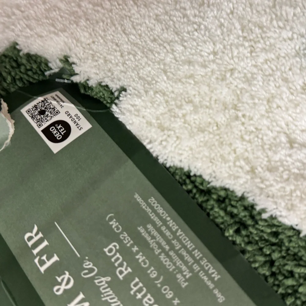 Green and White Holiday Tree Rug